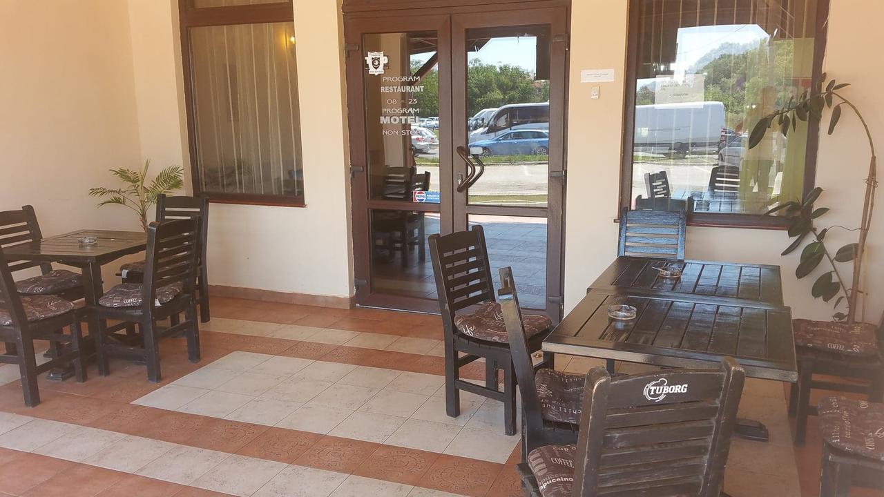 Motel Restaurant Lowe Deva Esterno foto