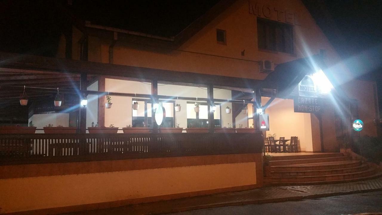 Motel Restaurant Lowe Deva Esterno foto