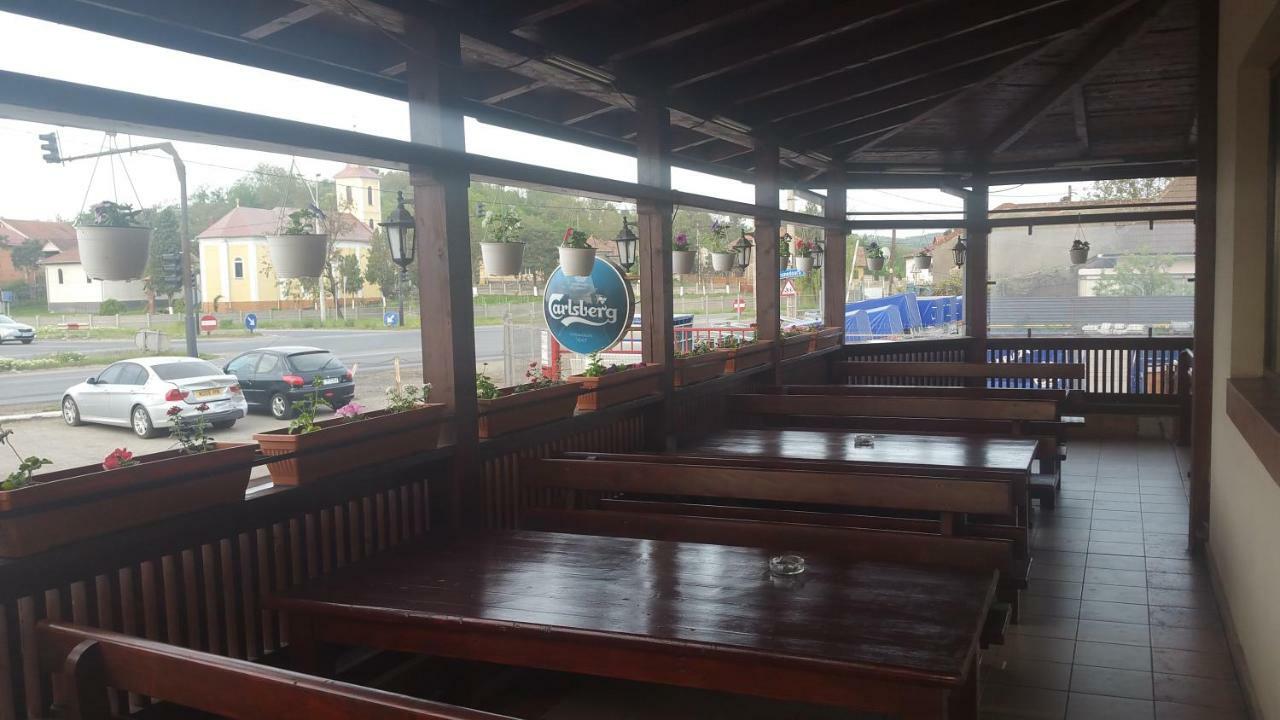 Motel Restaurant Lowe Deva Esterno foto