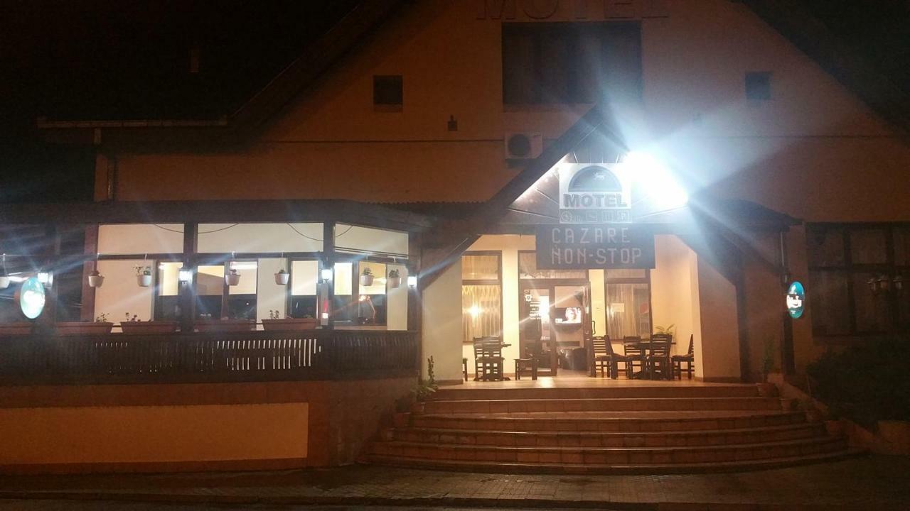 Motel Restaurant Lowe Deva Esterno foto