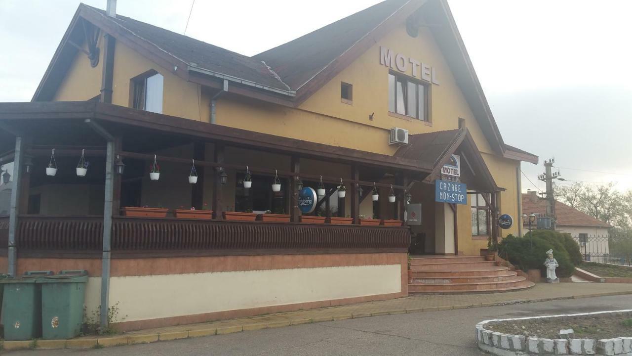 Motel Restaurant Lowe Deva Esterno foto