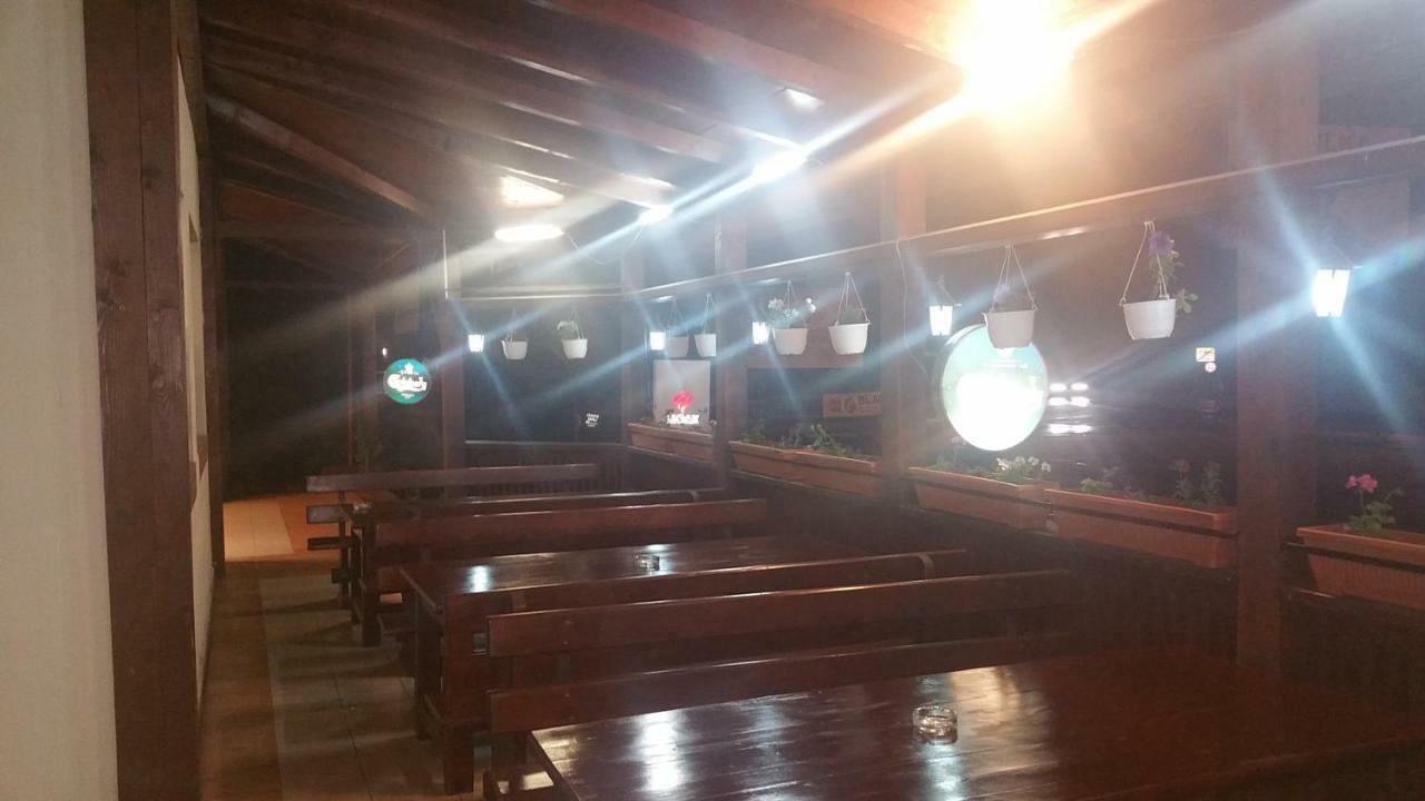 Motel Restaurant Lowe Deva Esterno foto