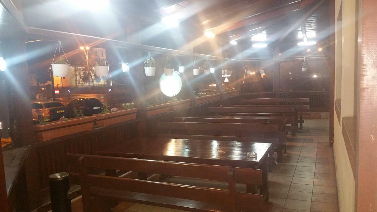 Motel Restaurant Lowe Deva Esterno foto