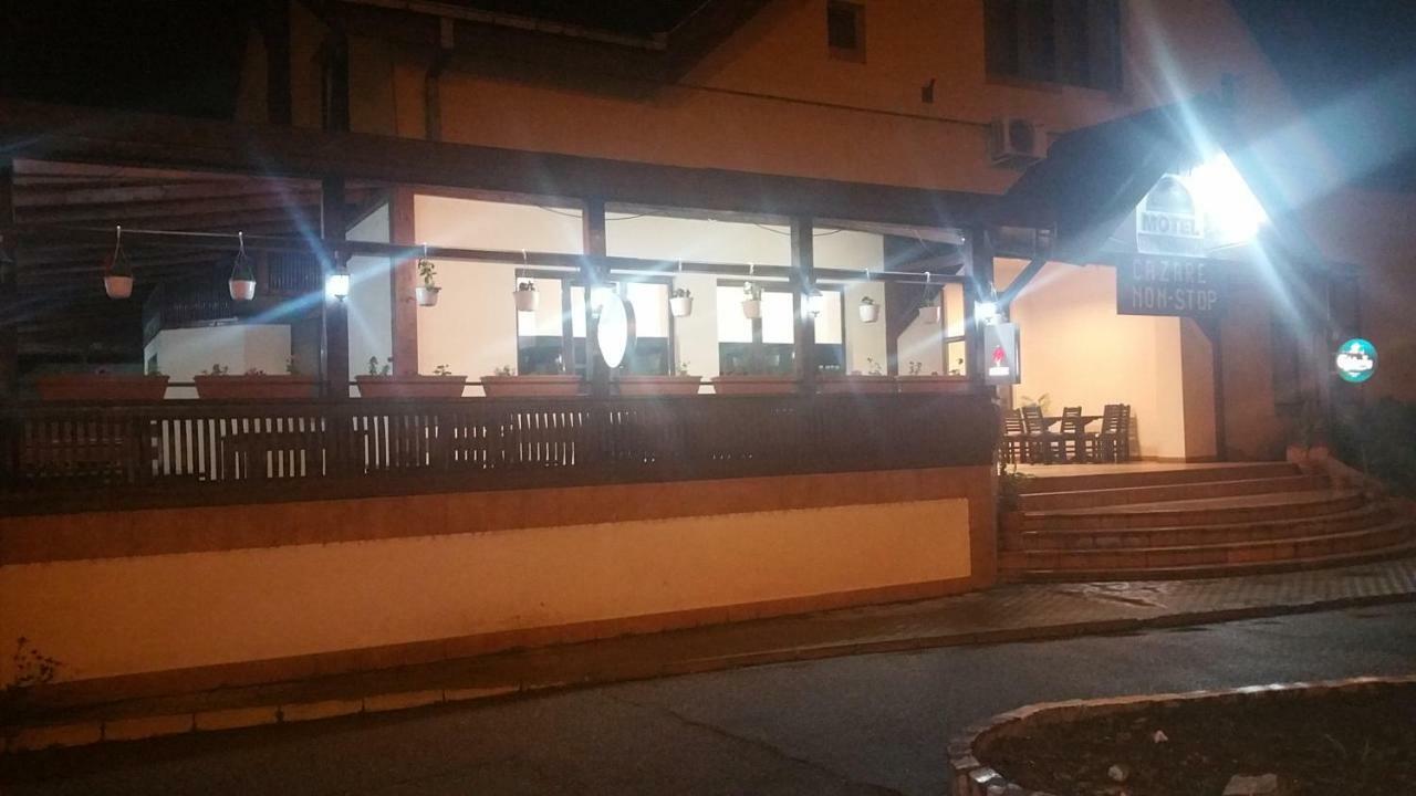 Motel Restaurant Lowe Deva Esterno foto
